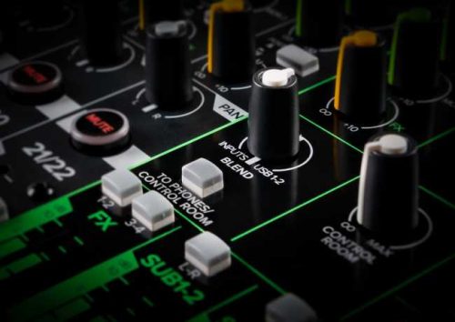 Mackie ProFX22v3 22-channel Mixer with USB and Effects - Image 6