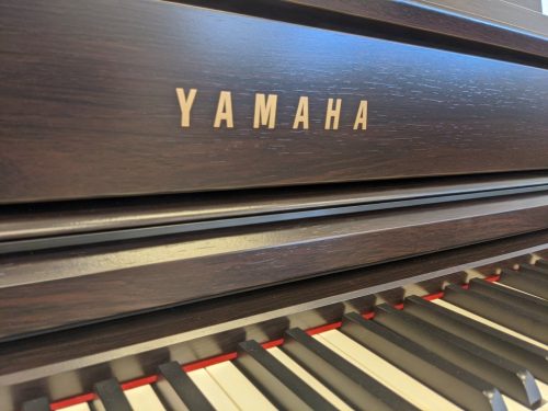 Yamaha CLP-725R Clavinova Digital Piano with Bench (Rosewood) - Image 3