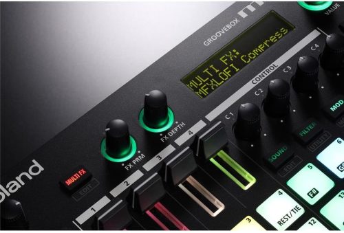 Roland MC-101 4-track Groovebox - Image 6